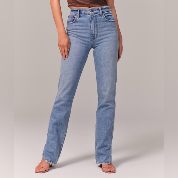 Abercrombie & Fitch Ultra High Rise The 90’s Straight Jean - Picture 1 of 6